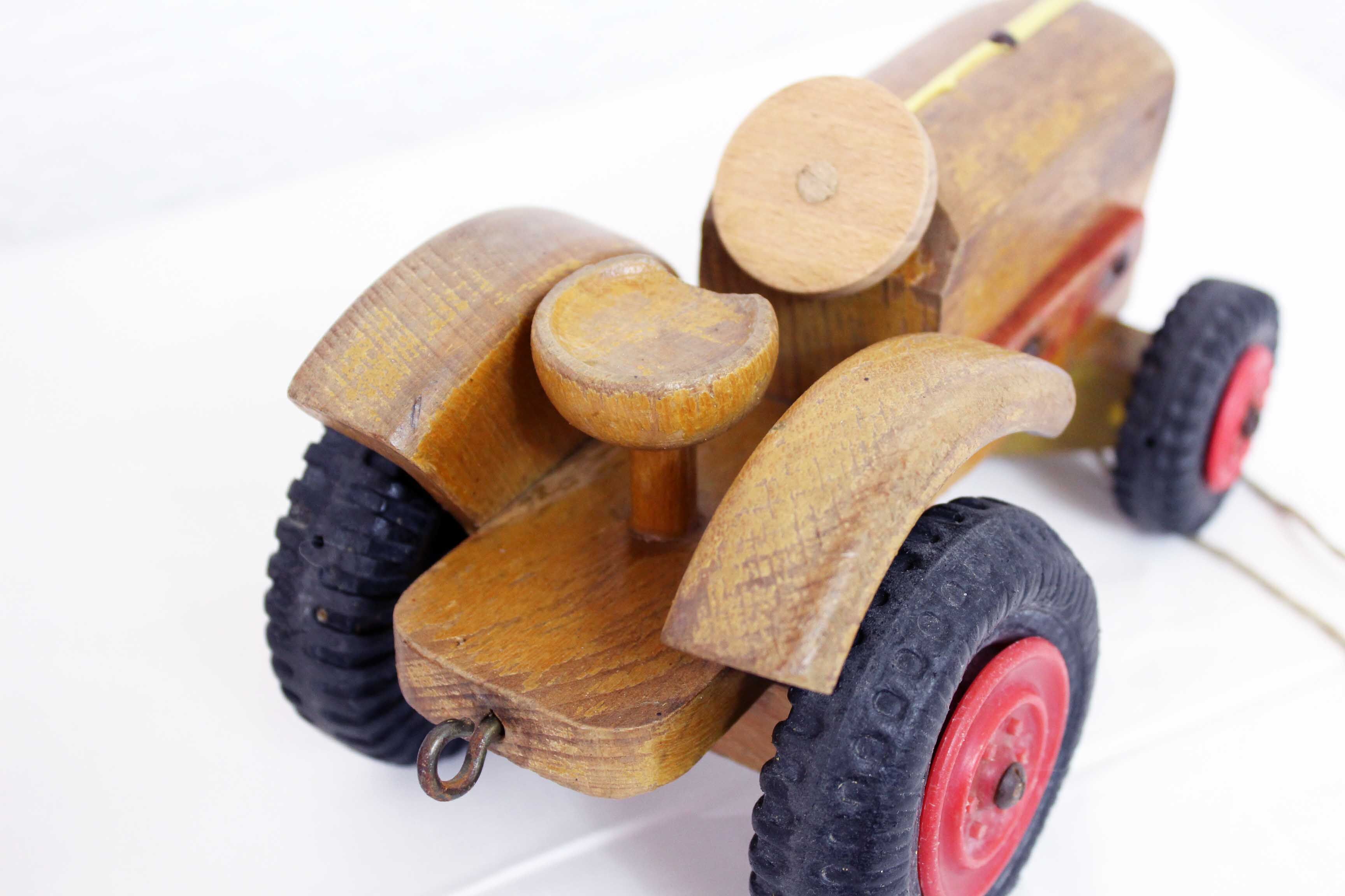 Authentic wooden toy label "Spielgut", Tractor and trailer