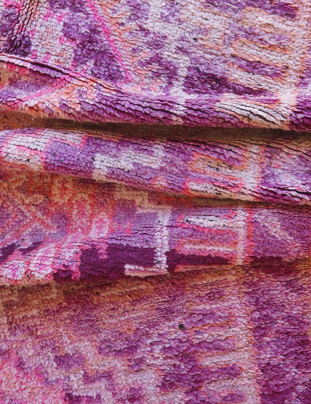 Vintage Collectible Rug - 368 x 190 cm