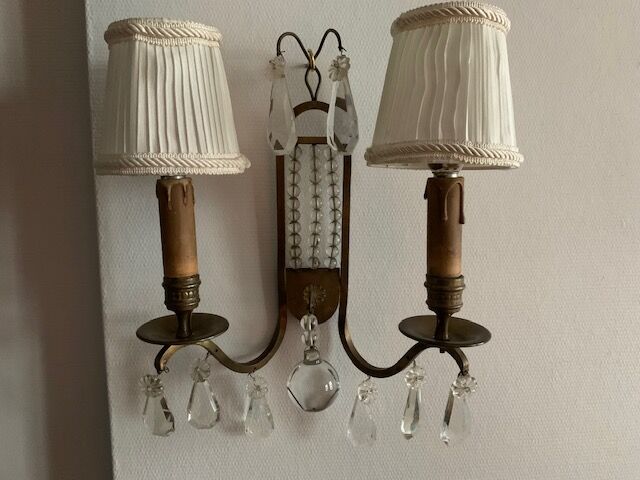 Art deco wall lamp in brass, pearls and tassels