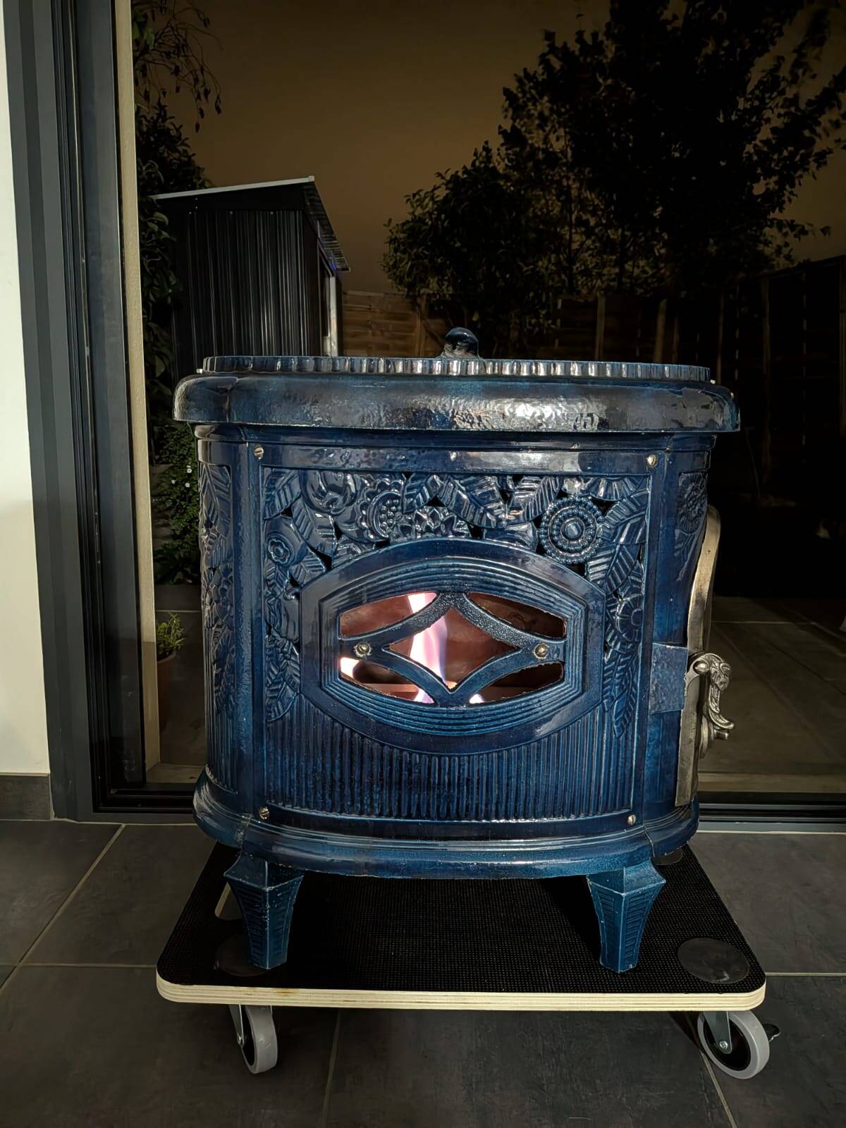 Vintage "Le Non Pareil" cast iron blue enamel pan – Upcycled to bioethanol