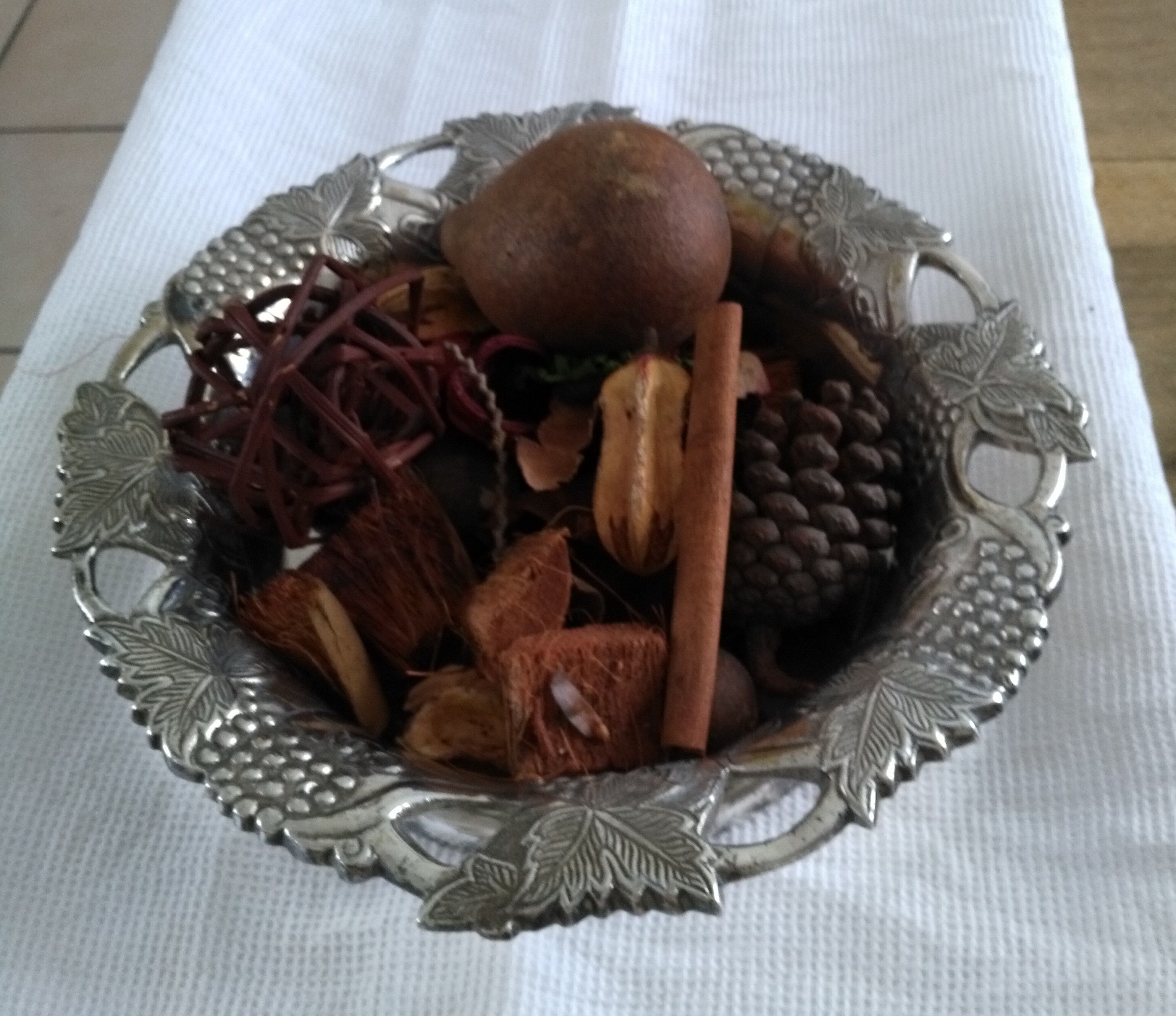 Silver metal fruit cup