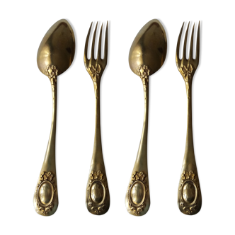 Ensemble de couverts en metal dore  style Louis XV