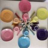 6 colorful coffee cups