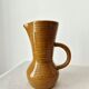 Pichet, carafe Digoin en grès émaillé miel, 1950-60