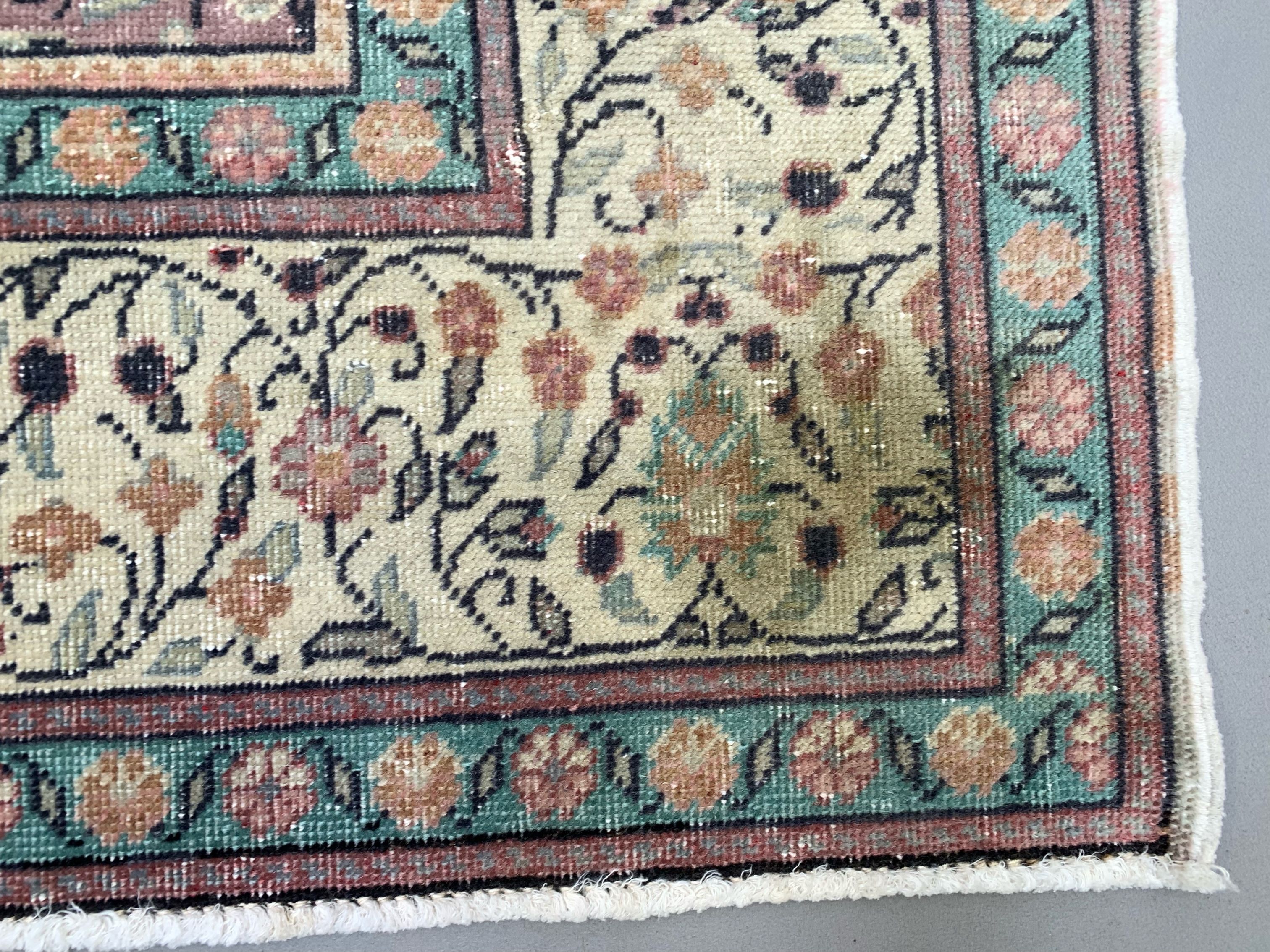 Vintage turkish rug 220x150 cm carpet central anatolian
