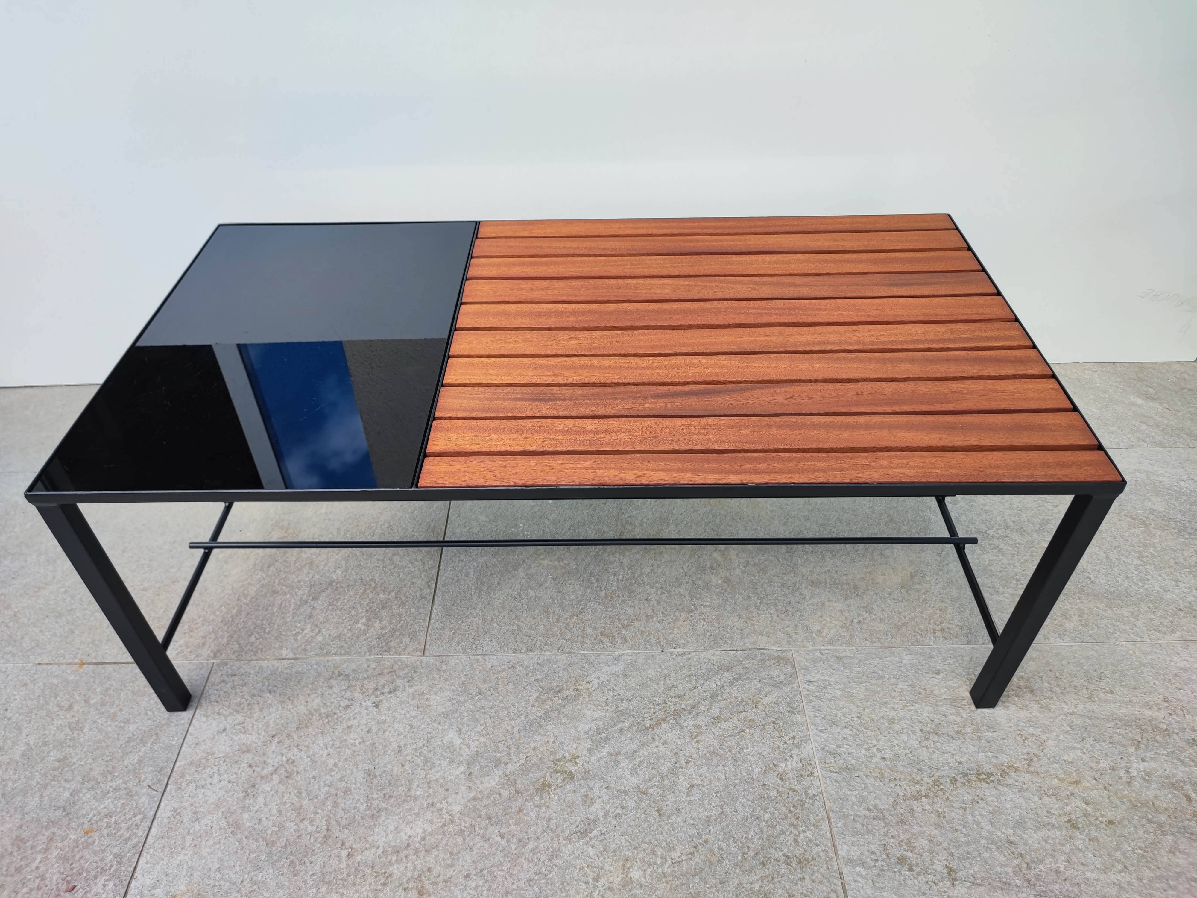Vintage / modernist coffee table