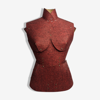 Former cardboard sewing mannequin dressed in felt, wine lees, 1940