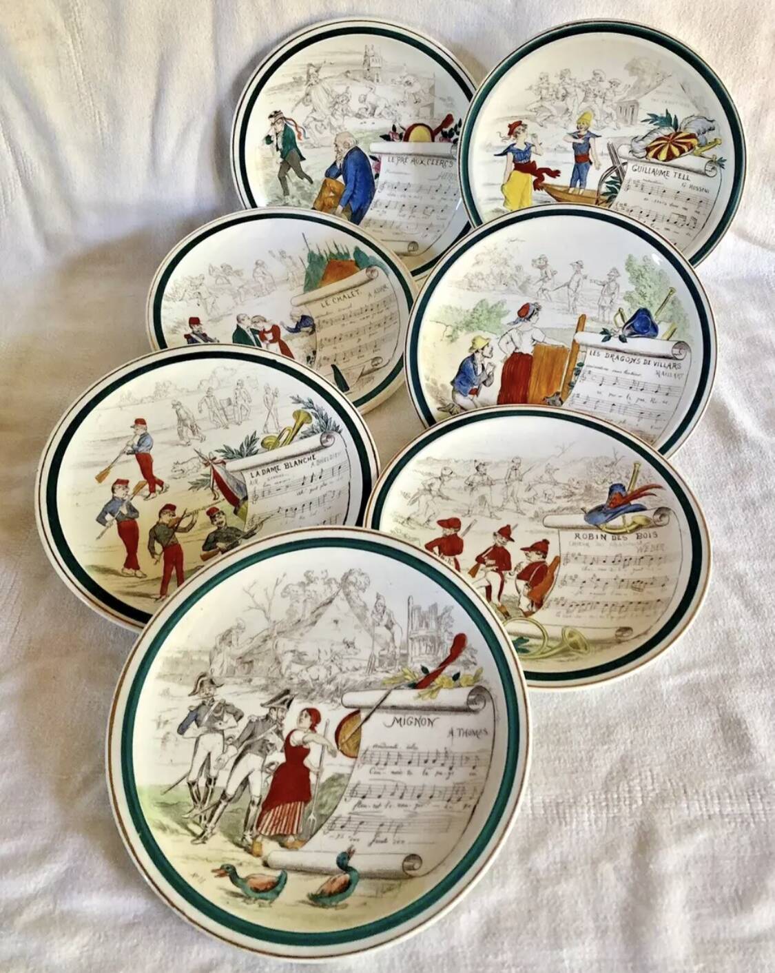 7 anciennes assiettes à dessert Creil et Montereau Terre de fer