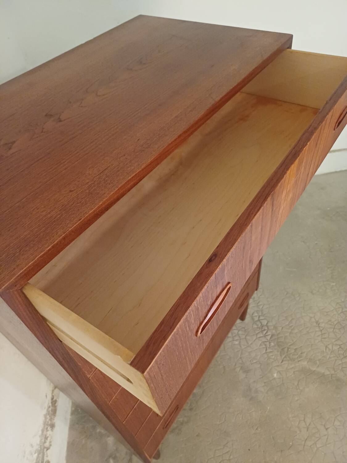 Scandinavian chest of drawers