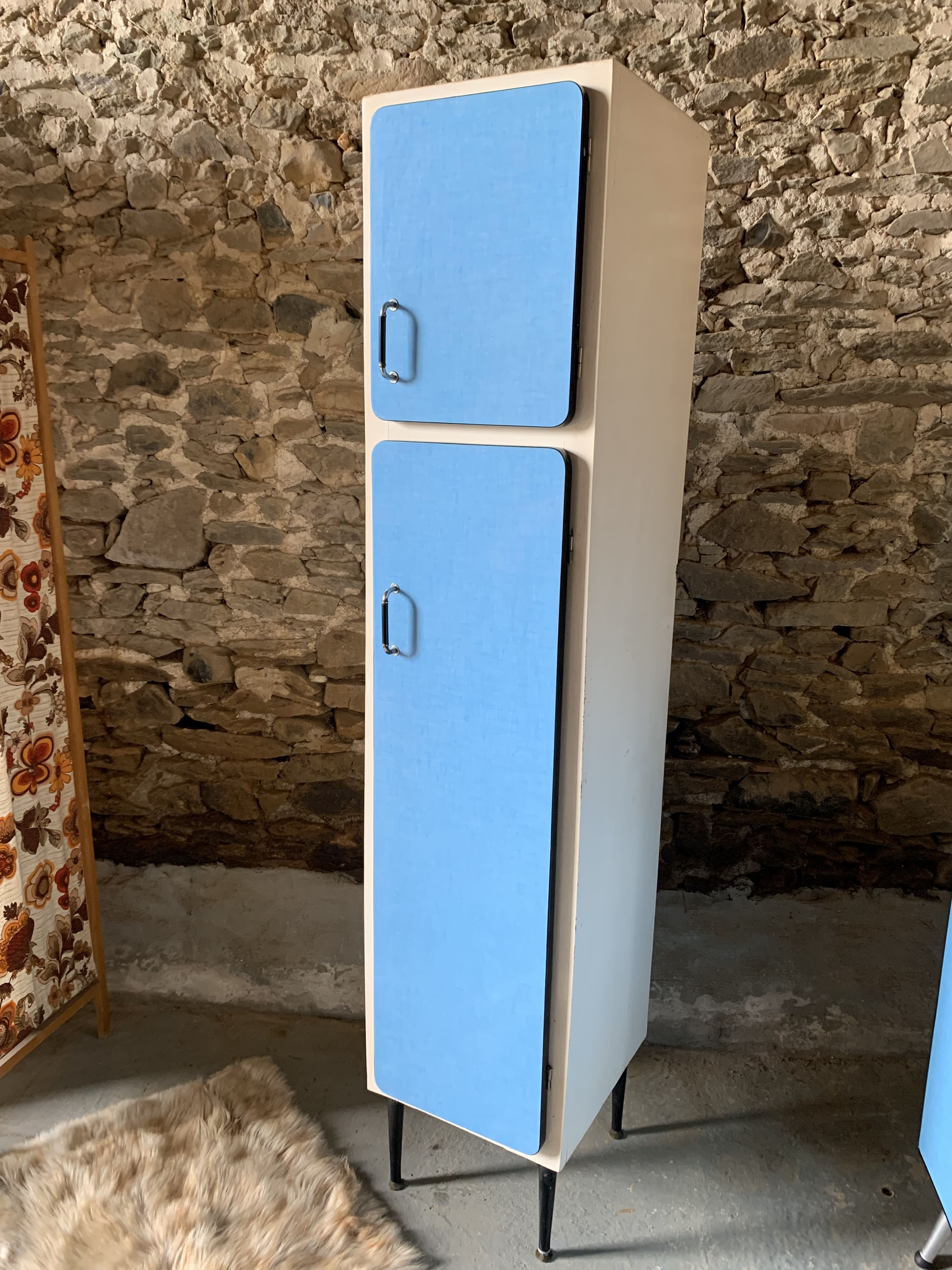 2-door wardrobe