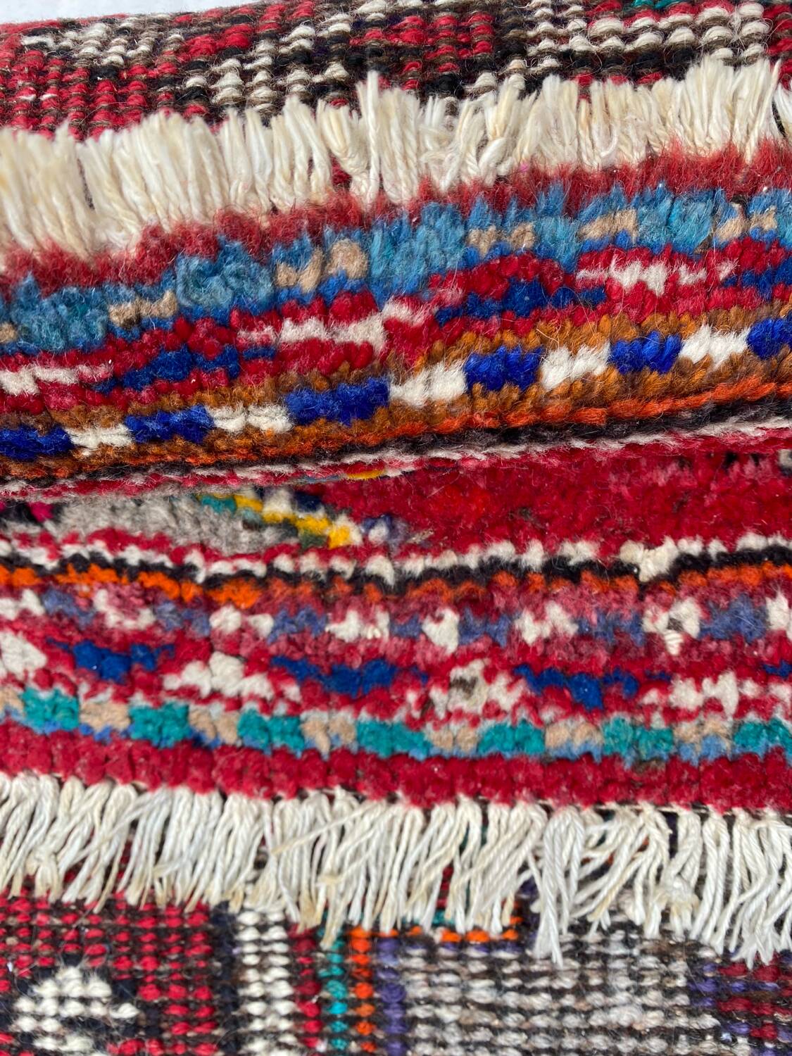 Thick wool oriental rug 112 × 144 cm
