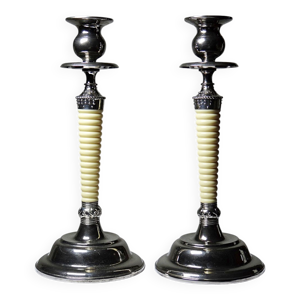 Paire de bougeoirs flambeaux
