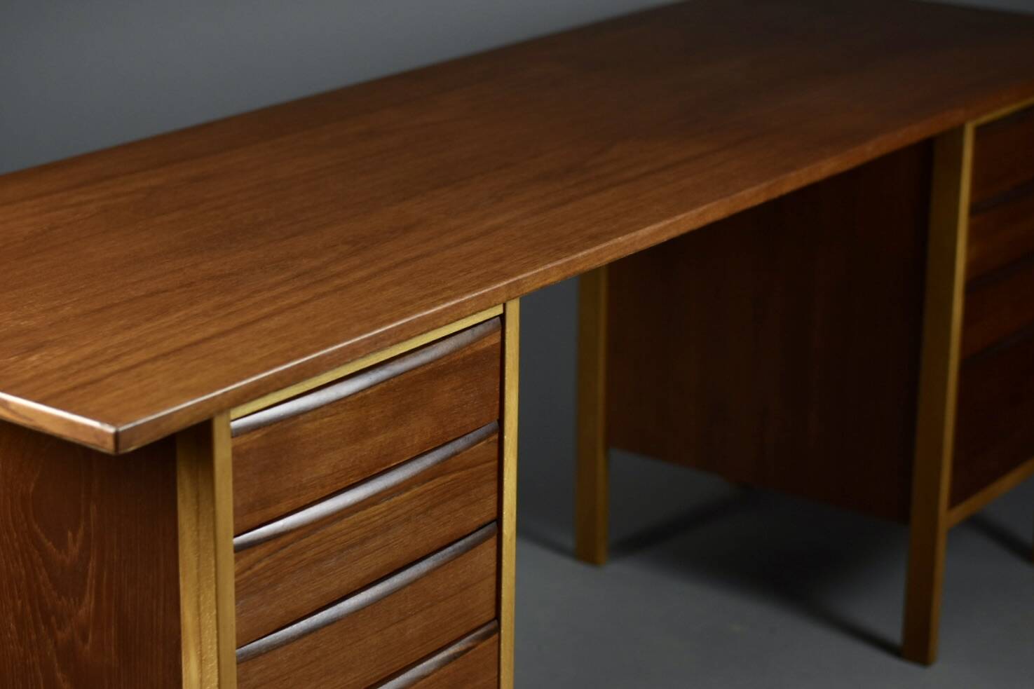 Bureau scandinave en teck et hêtre, années 1960