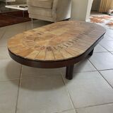 Oval coffee table