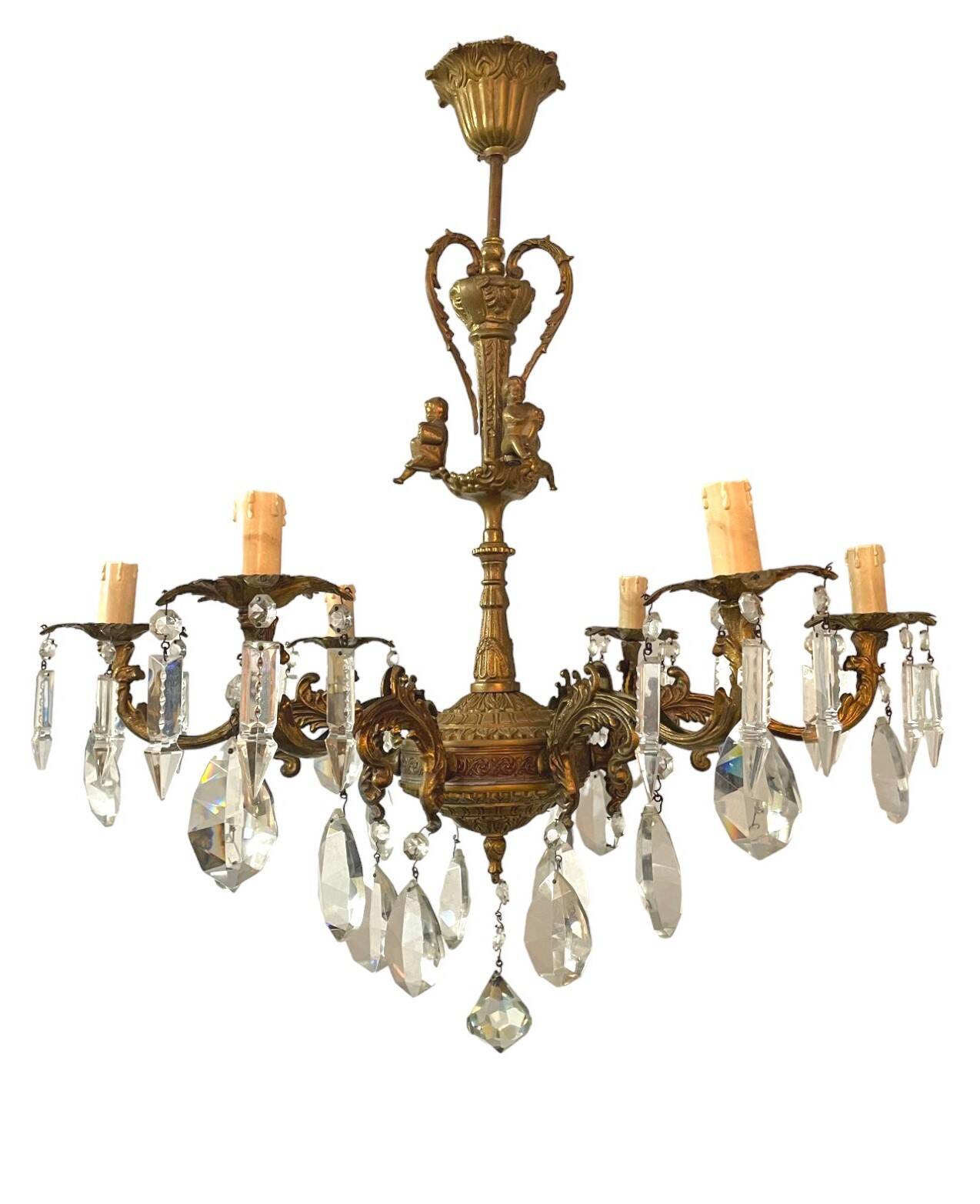 Chandelier with tassels and angels as ornamentation (rare)