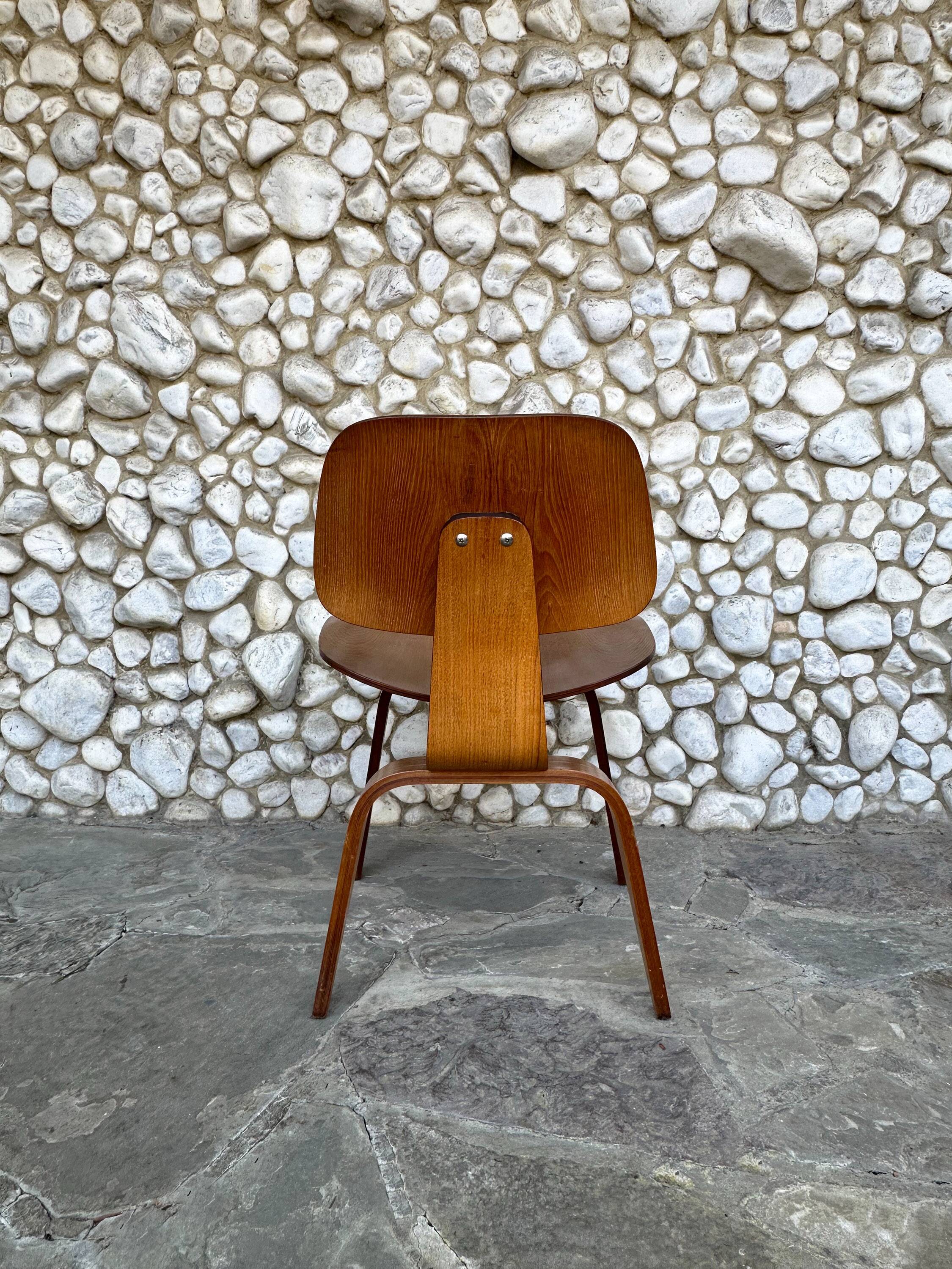 DCW chair in walnut by Charles & Ray Eames for Herman Miller, 1950-53