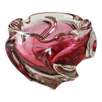 Ashtray/empty pocket, in blown Art glass, Murano/Italy. Organic floral shape. Pink tones