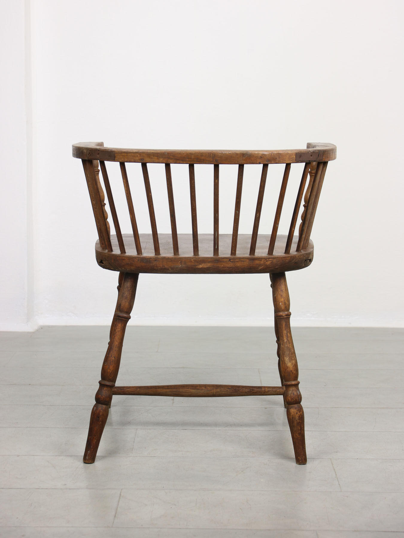 2 chaises à dossier bas Winsdor