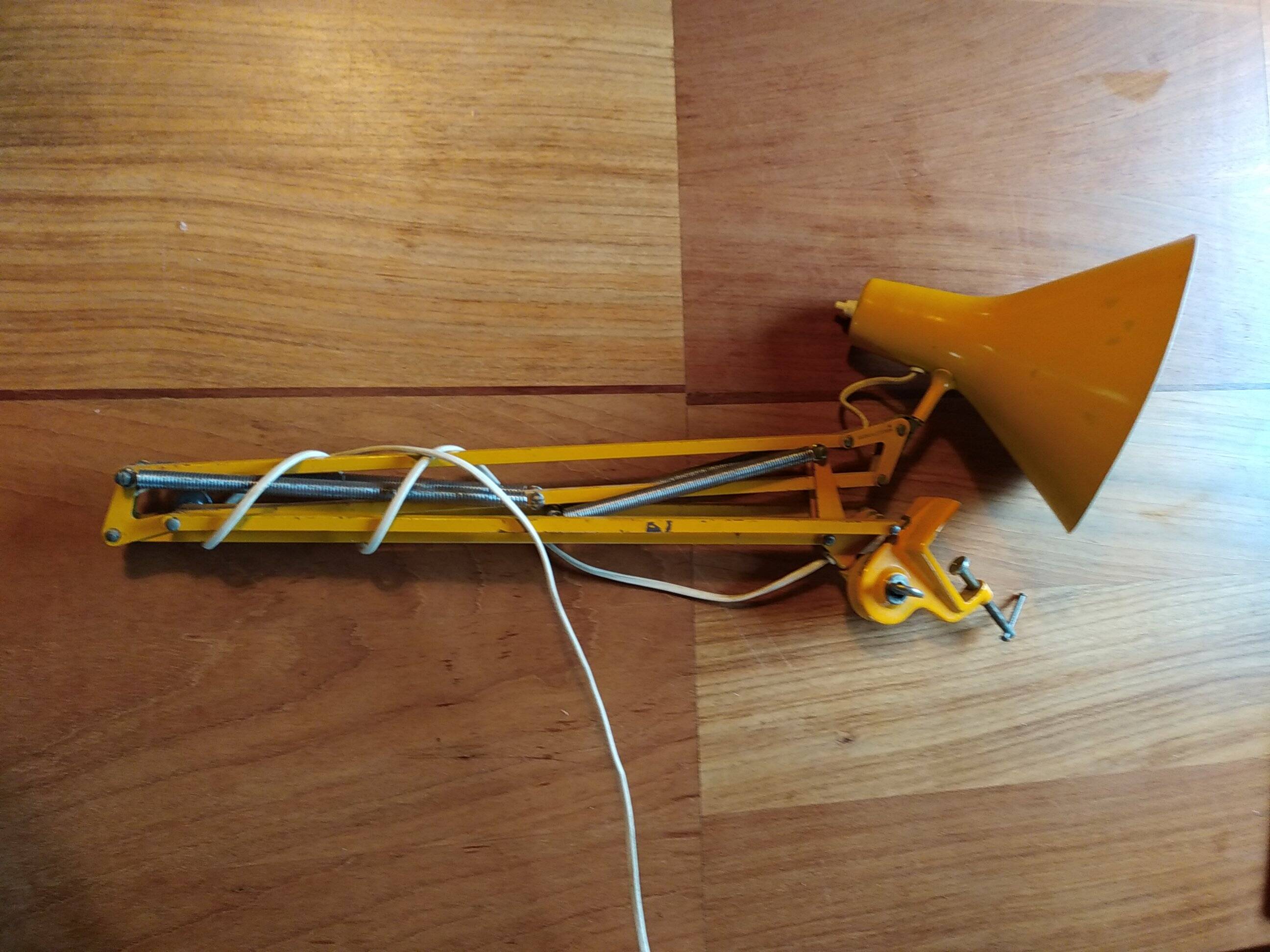 Luxo articulated lamp. Jacobsen.