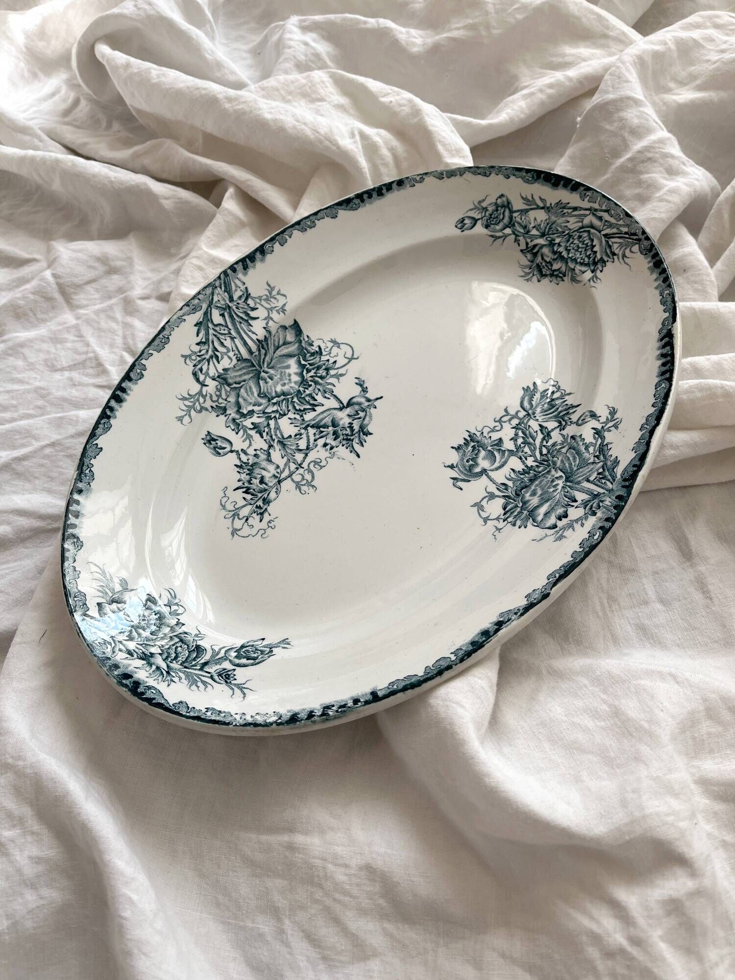 Oval iron earthenware dish "Pavots" Saint Amand A. Lebacqz & M. Bouchart
