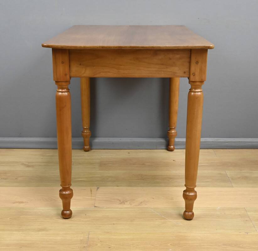Small cherrywood desk, Louis-Philippe style – Late 19th century