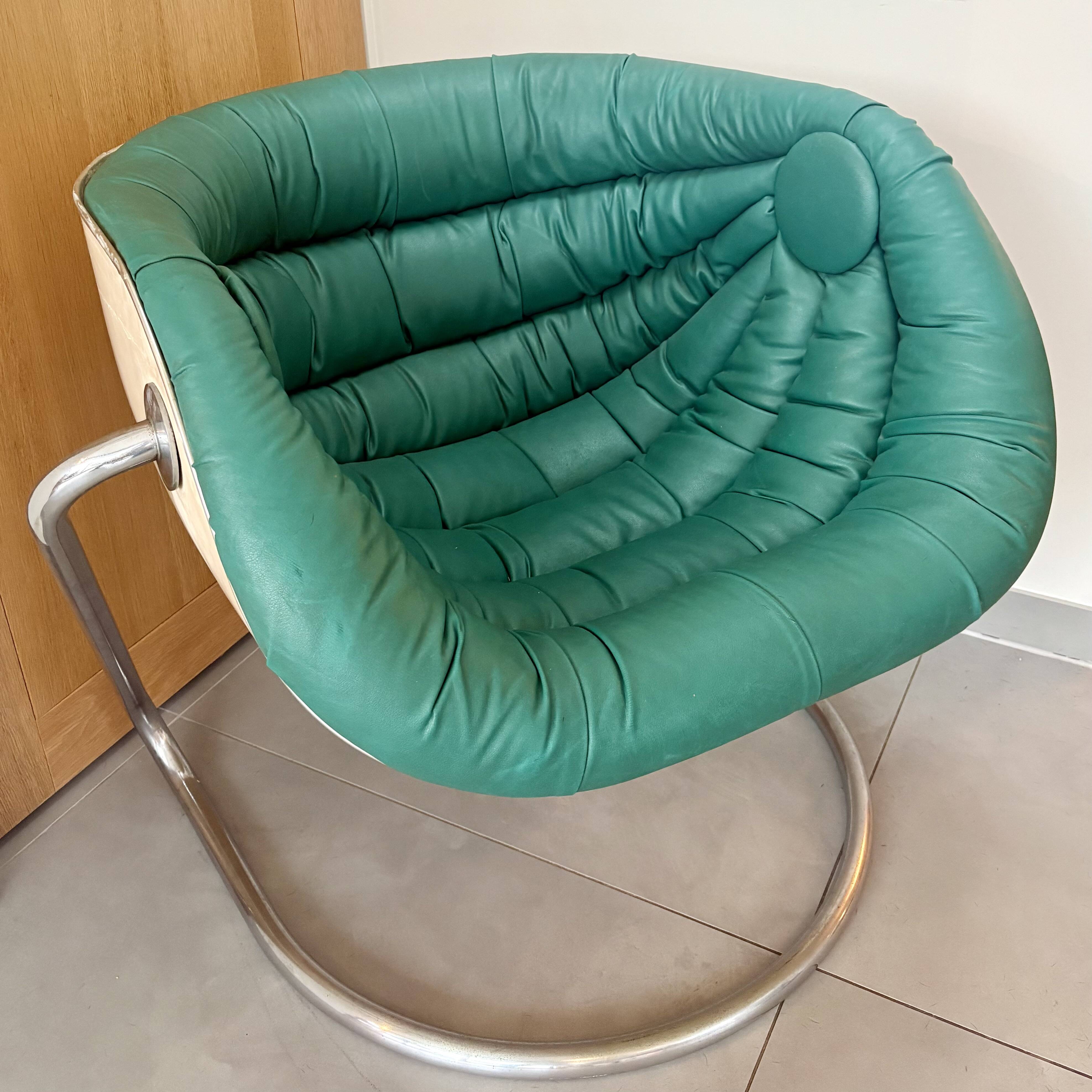 Space Age ball chair