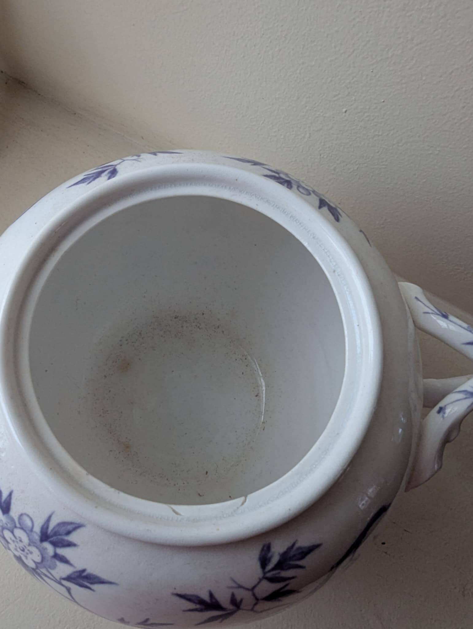 Sargemines porcelain sugar bowl