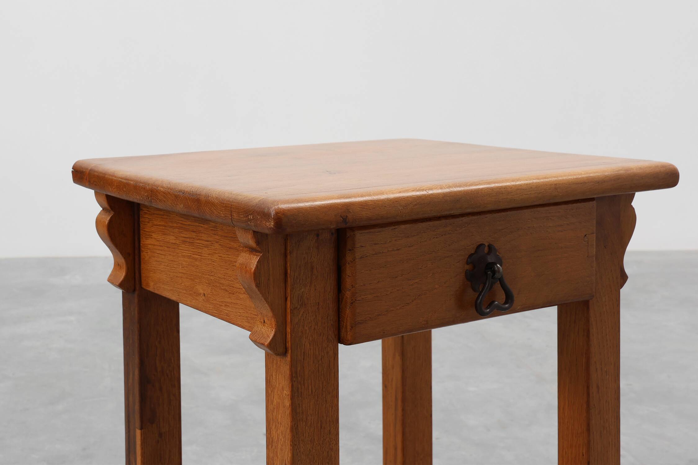 Set of 2 vintage nightstands in solid oak, France ca. 1960