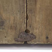 Armoire de mariée peinte en art populaire de ferme rustique et vieillie