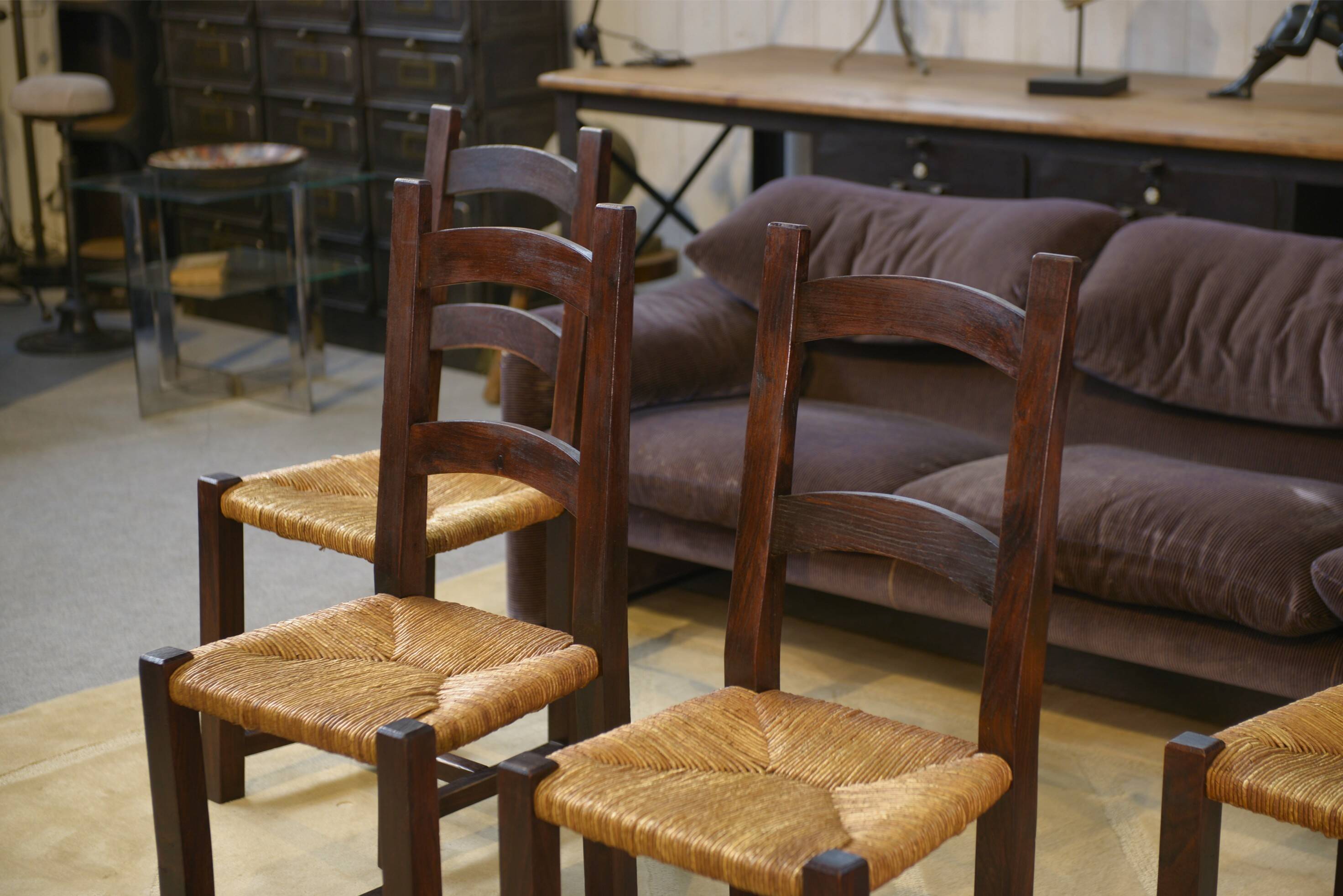 Set of 4 chairs in elm and straw by Aranjou 1950s