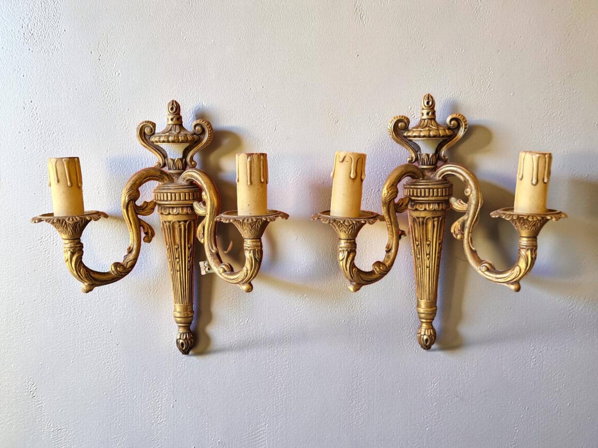 Paire d'appliques en bronze Louis XVI