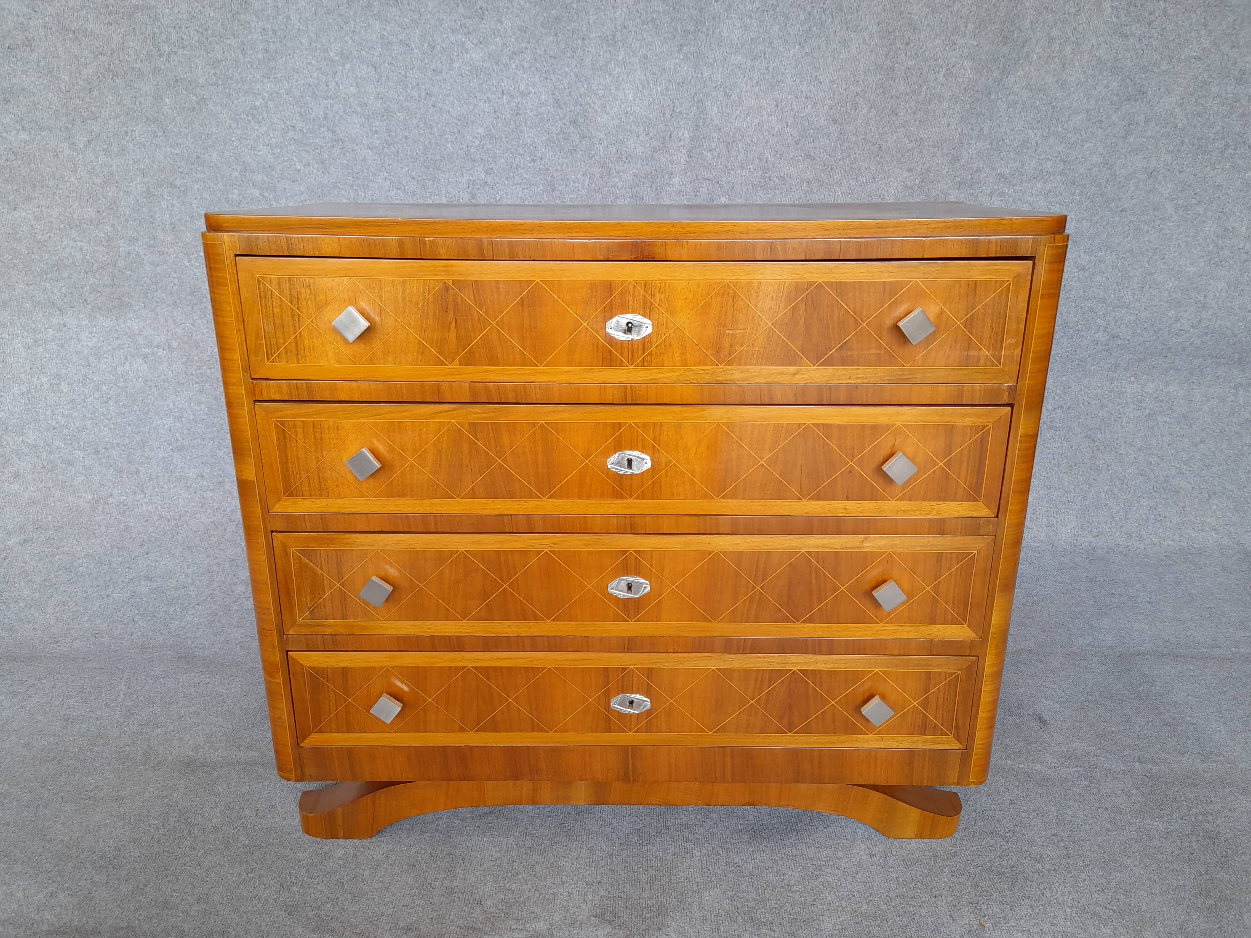Art Deco chest of drawers (1930-1940) in walnut