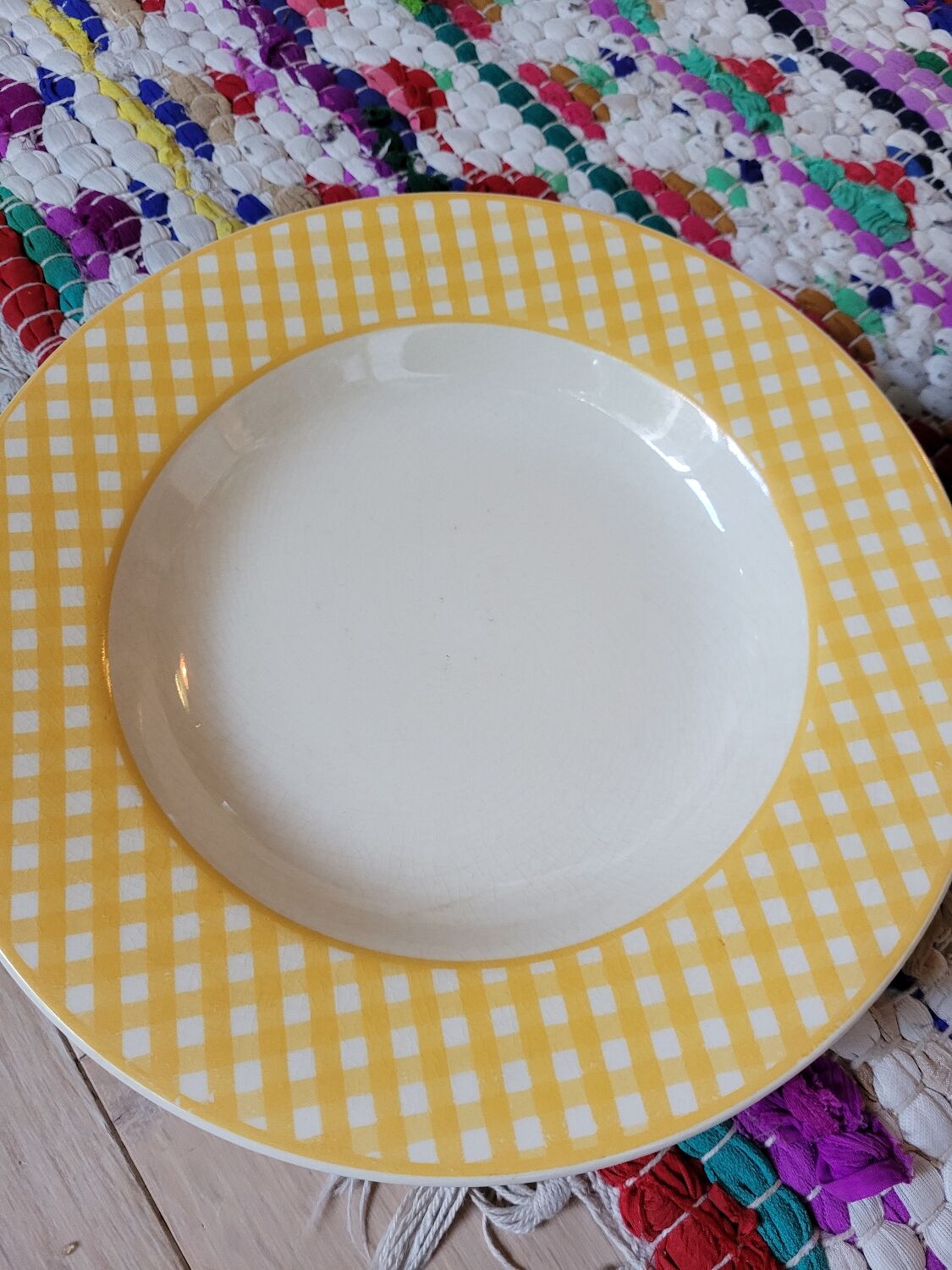 Set of 2 hollow plates opaque porcelain