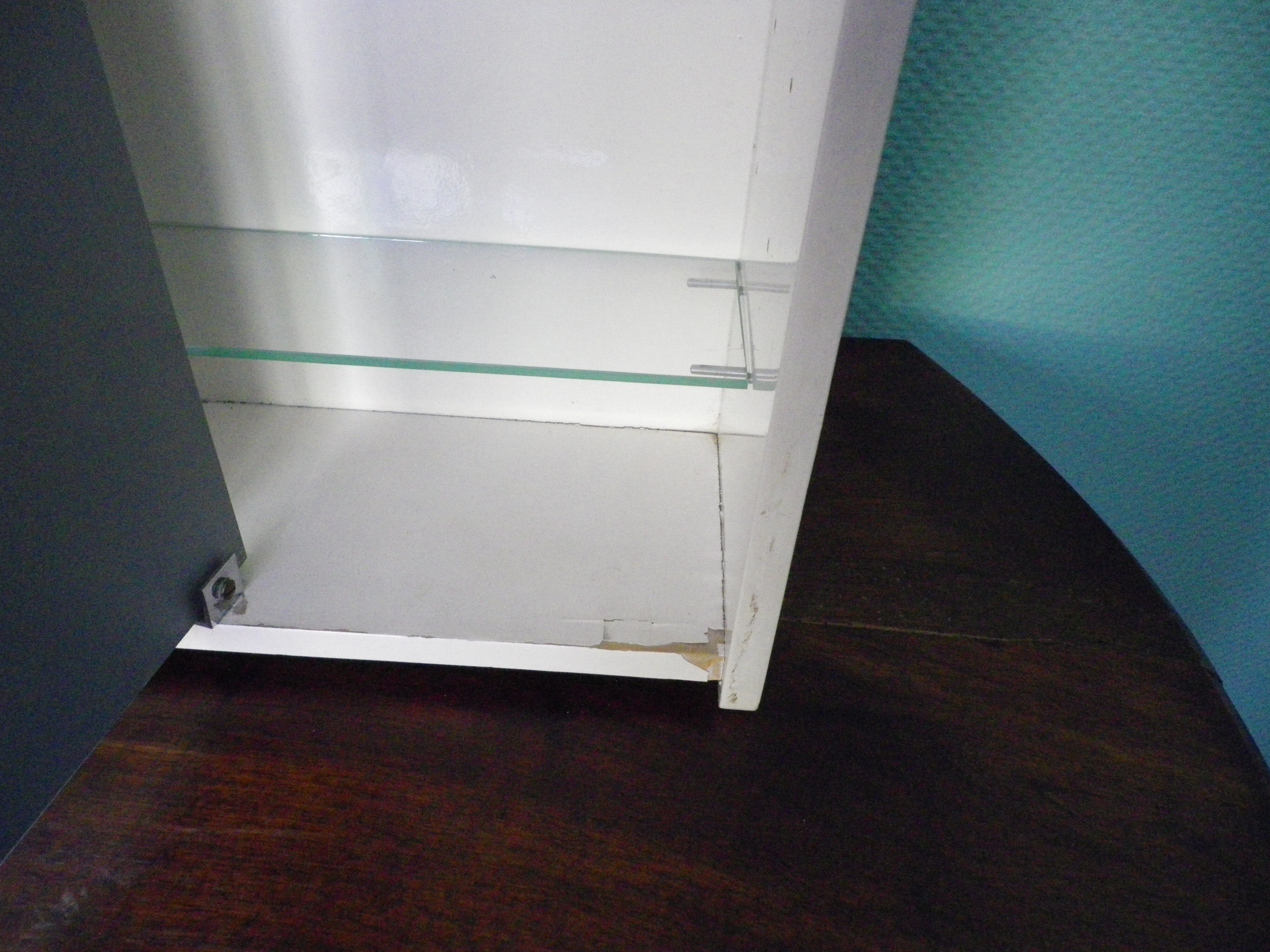 Pharmacy cabinet, 3 mirror doors, double lighting, power outlet and Bakelite switch