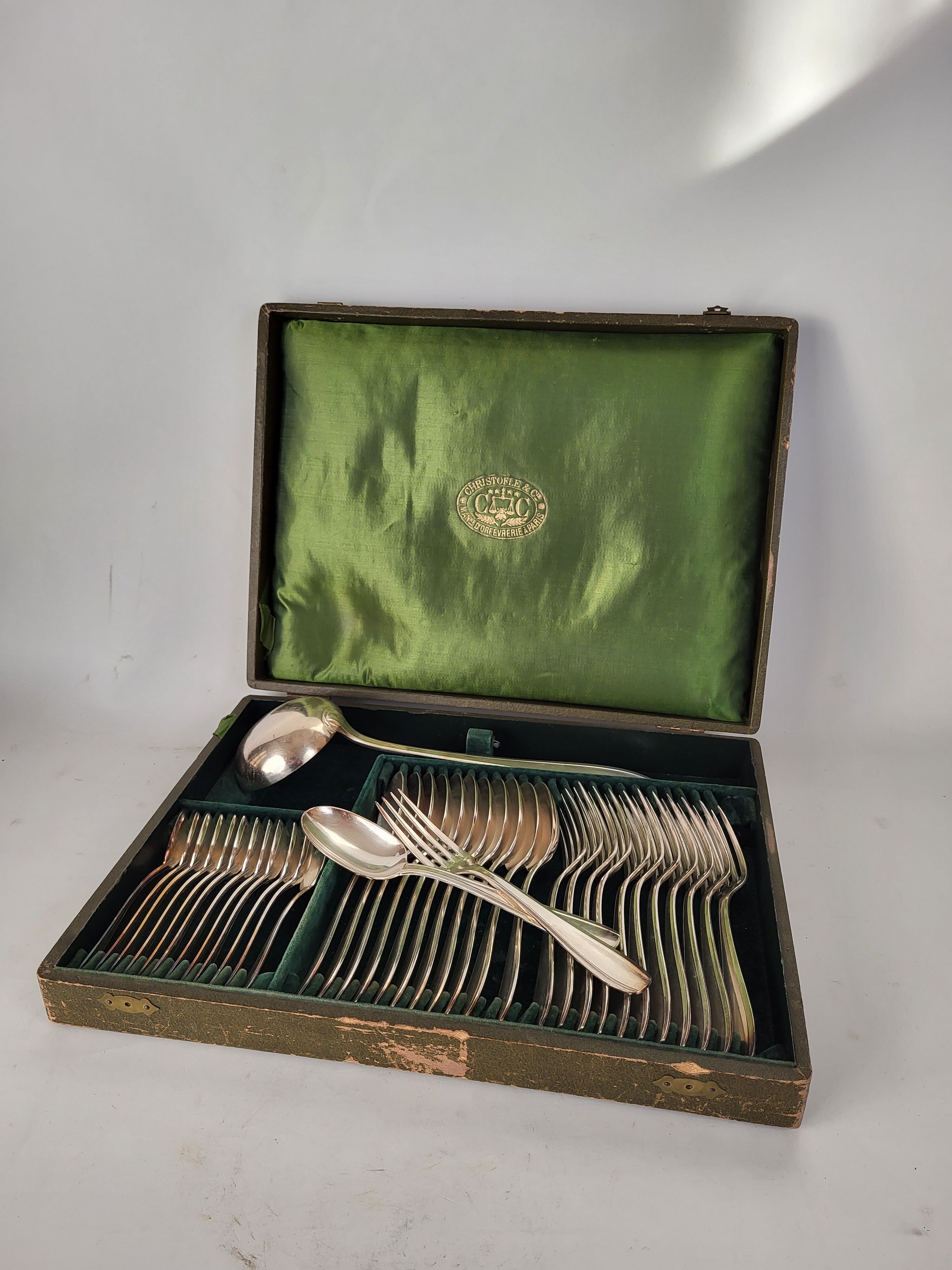 Cutlery  37 pieces silver metal