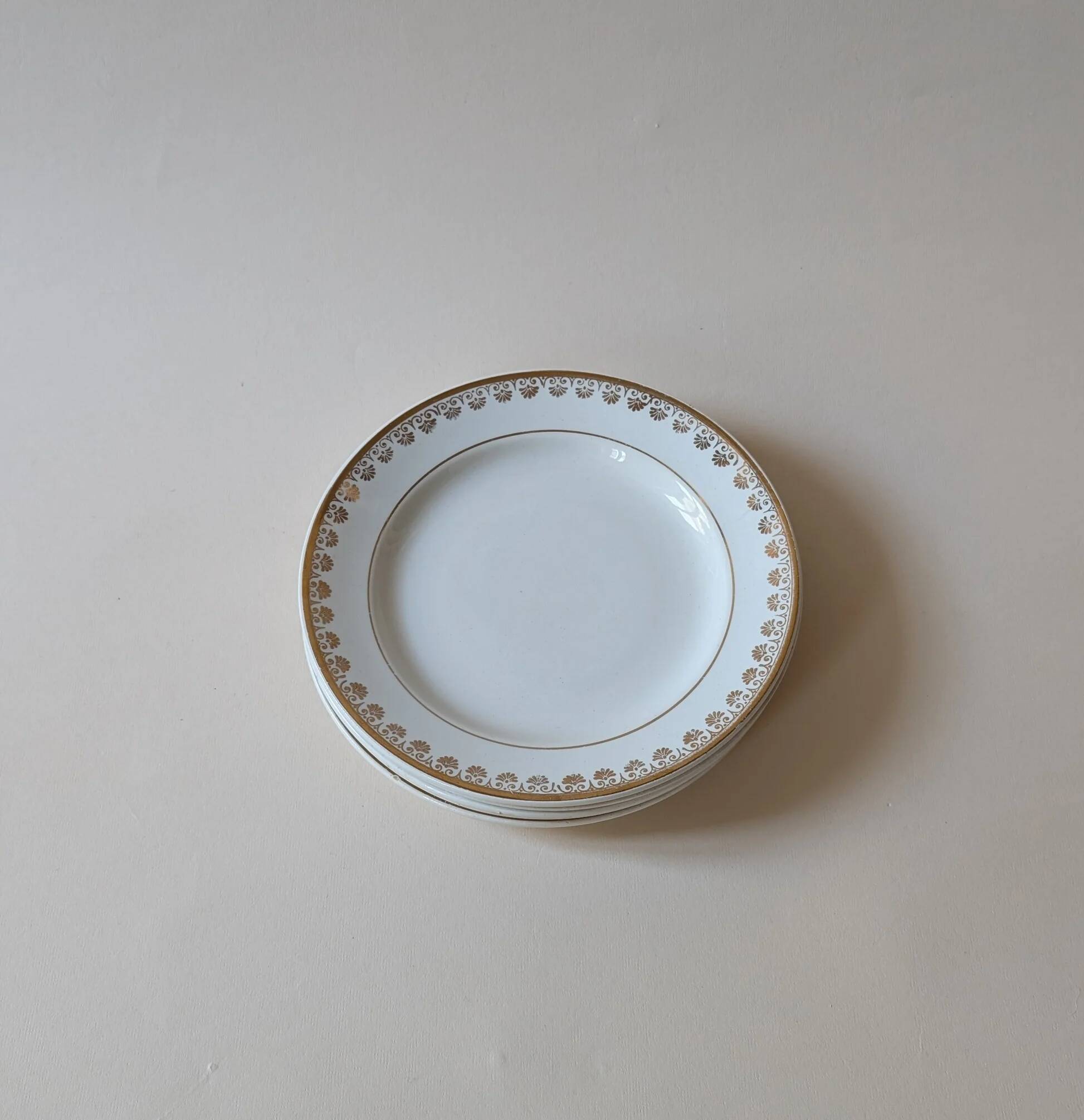 Set of 5 dessert plates
