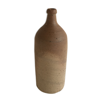 Bottle vase sandstone