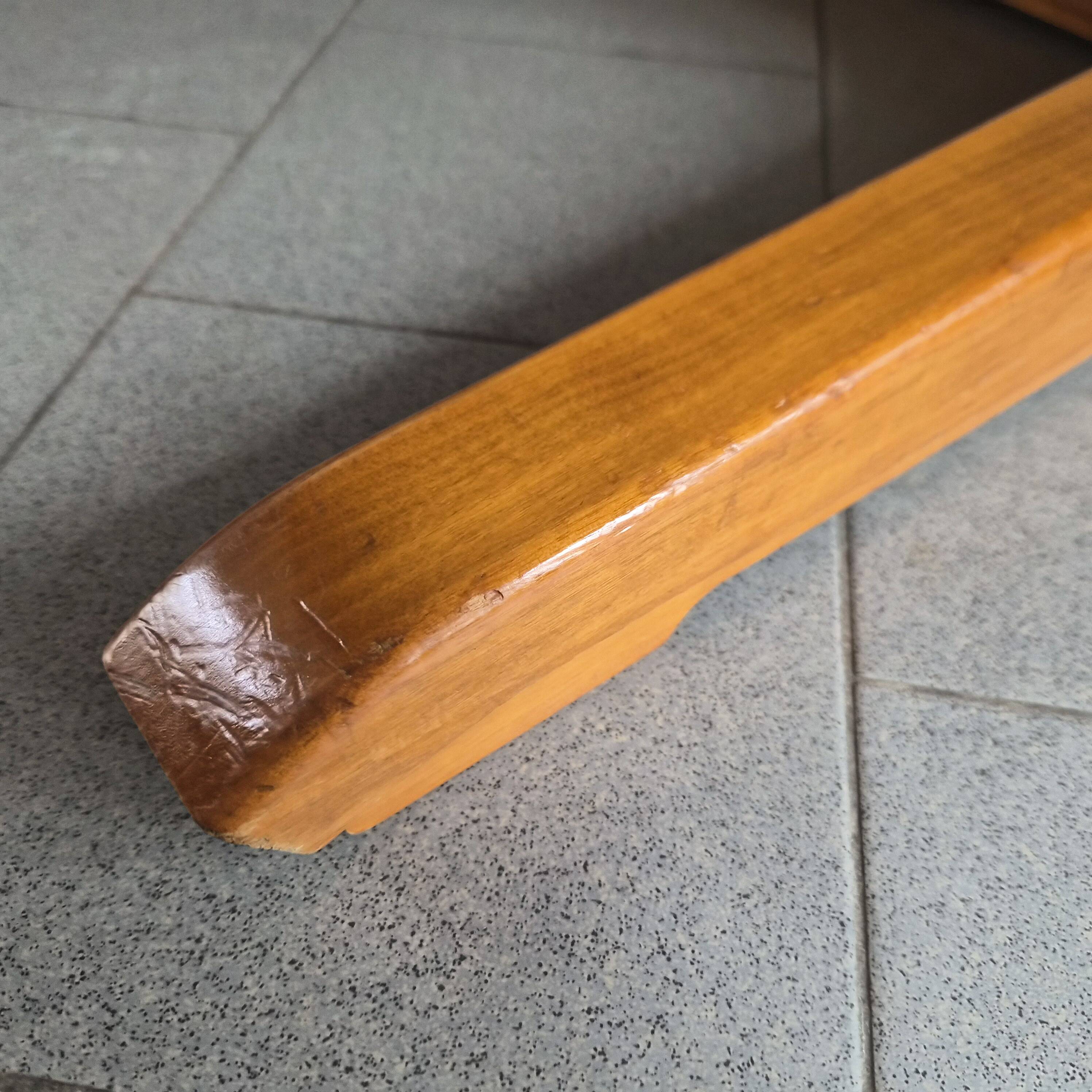 Baumann dining table 1960 extendable from 114 to 167 cm with integrated extensions.