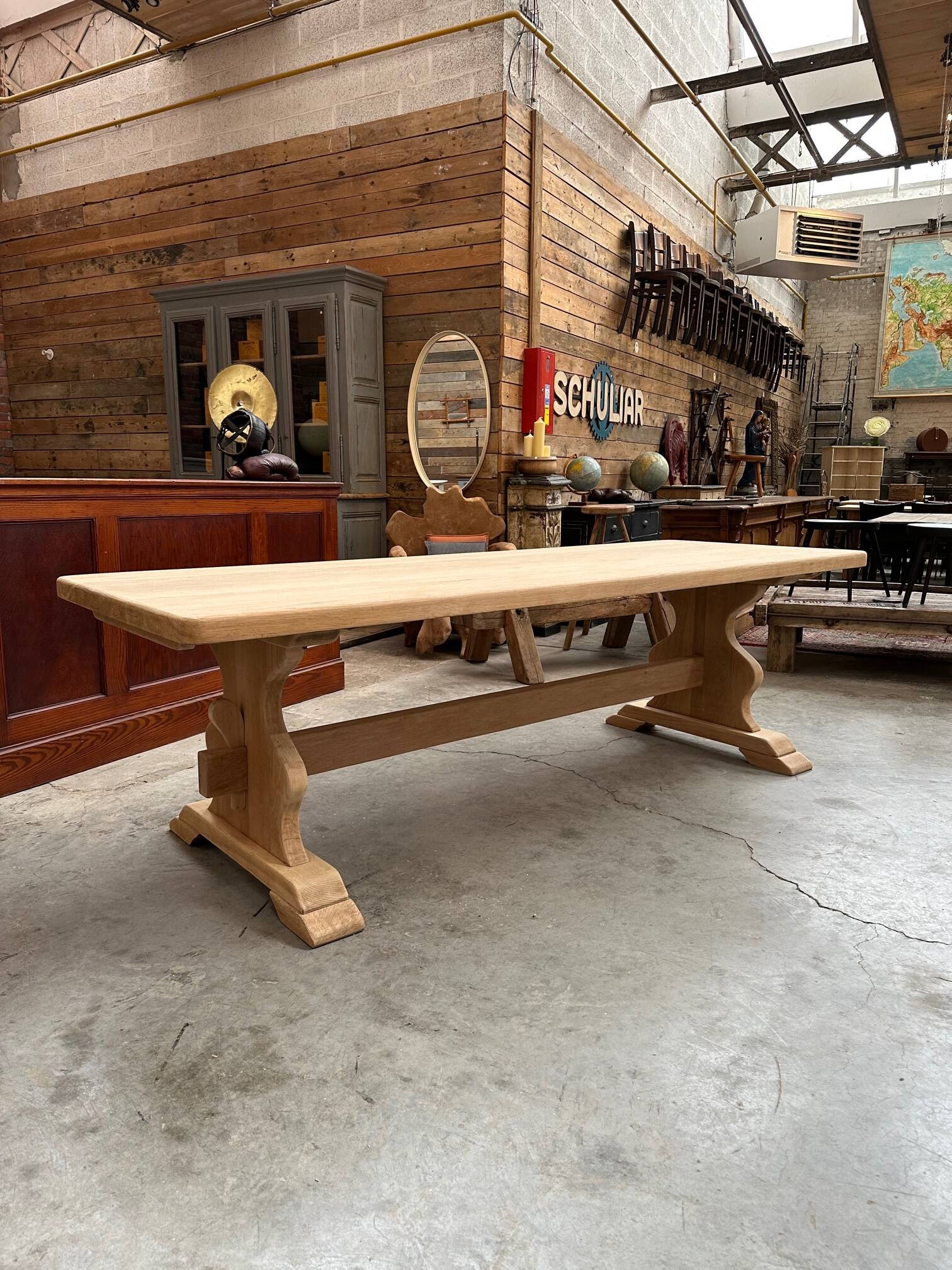 Large monastery type table in oak and its 2 extensions