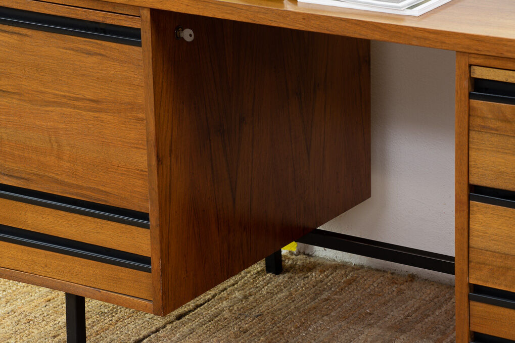 Vintage Scandinavian Office – 140 cm