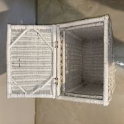 Ensemble chambre rotin blanc : commode, miroir, lit, panier