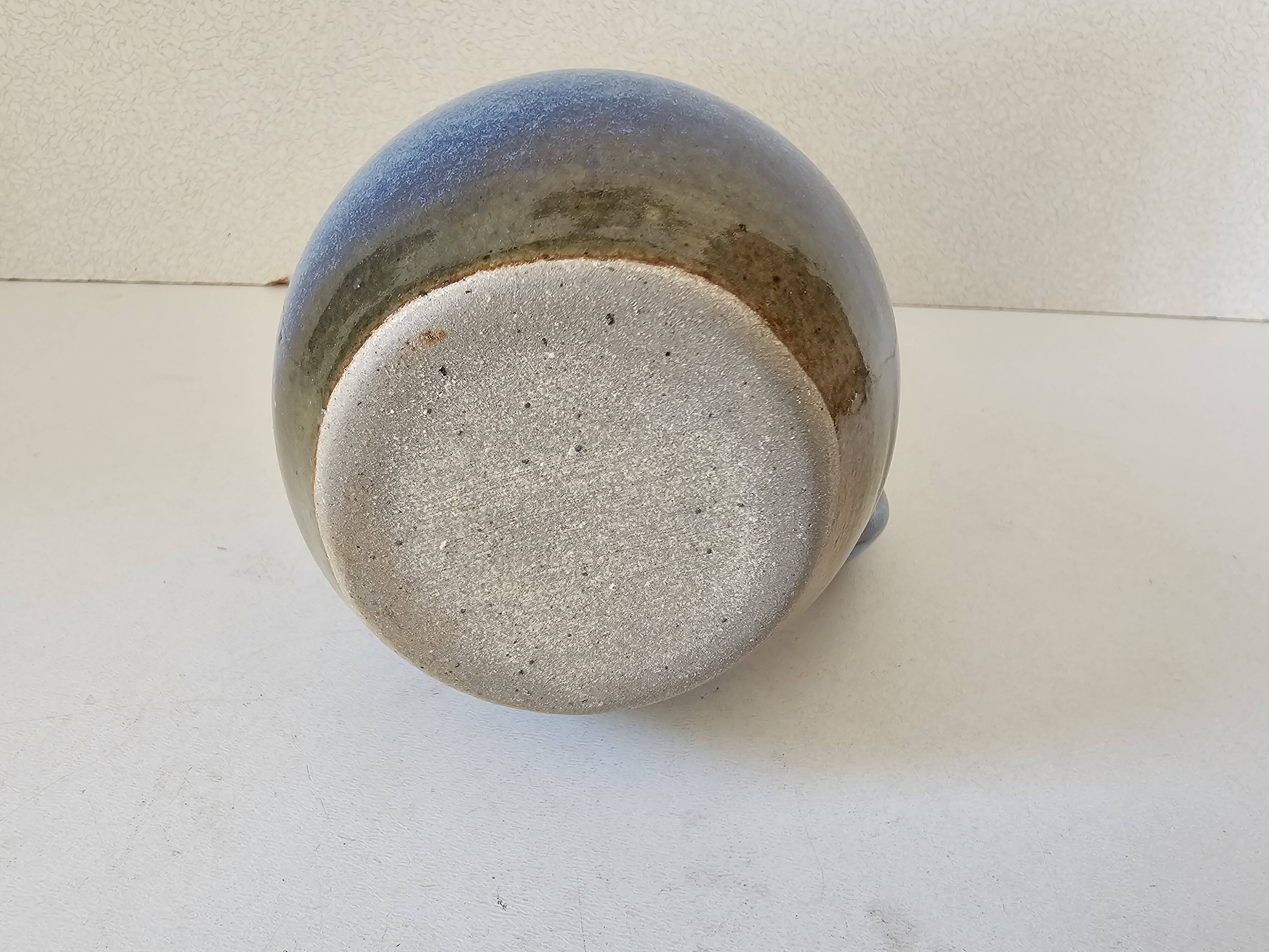 Teapot and milk jug set in glazed ceramic (cobalt blue) design