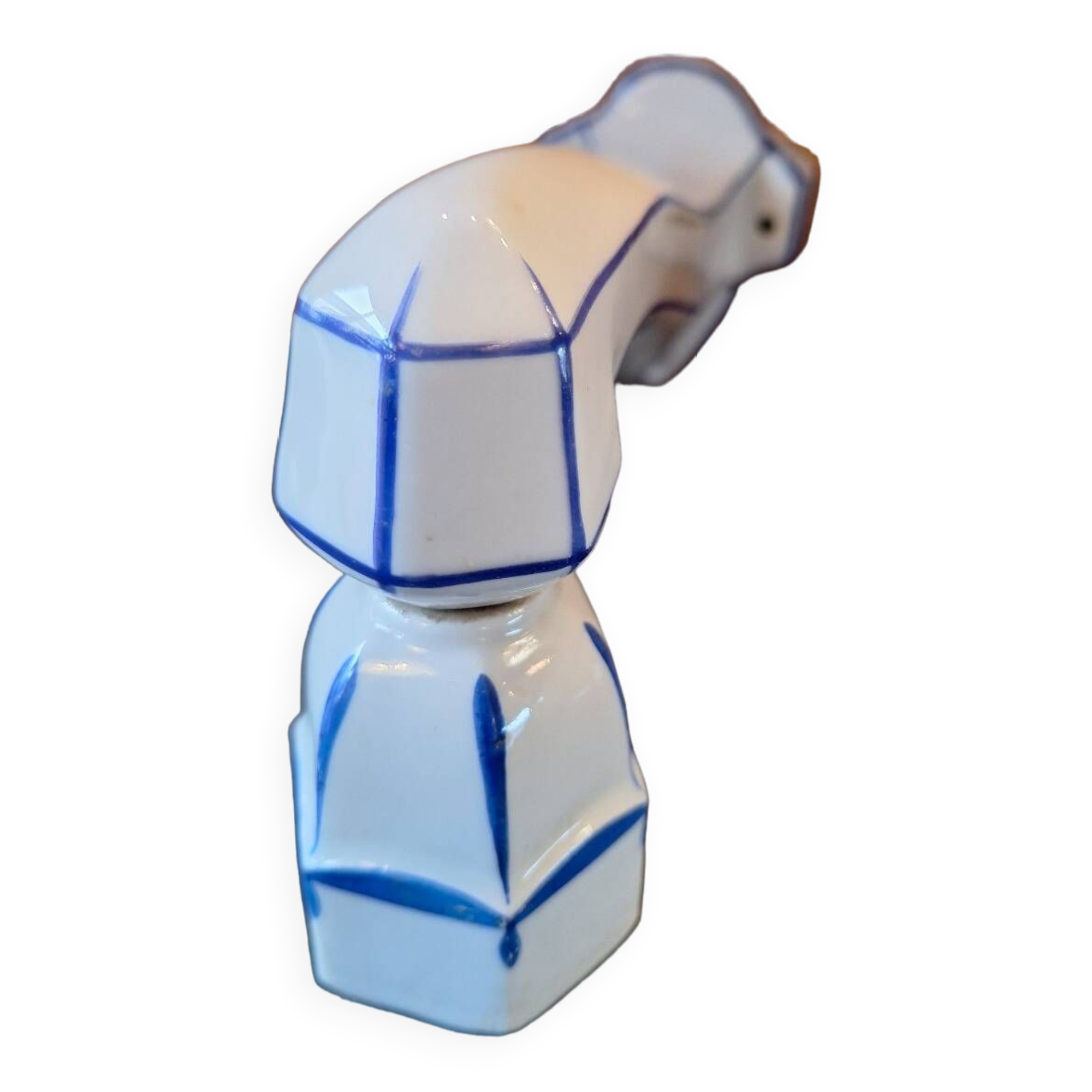 Porcelain wall light with blue decor