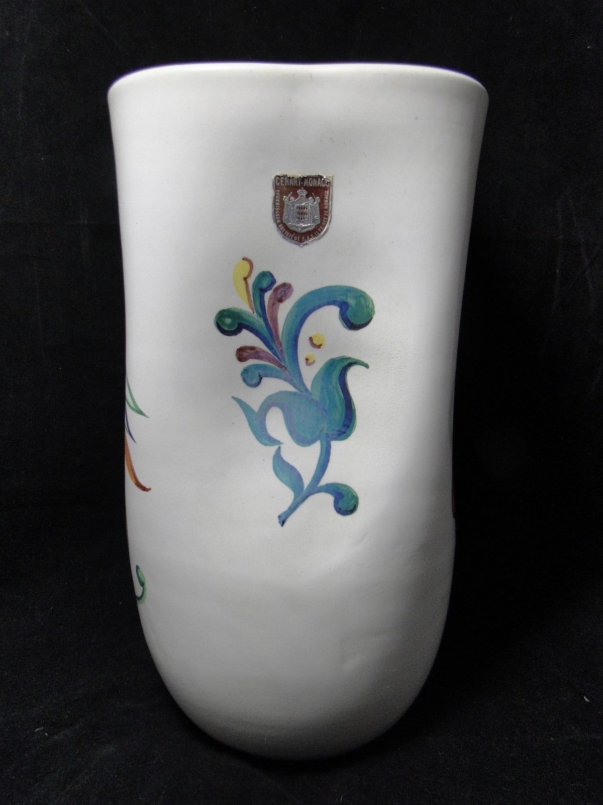 Cerart Monaco vase n° 947 with bird decoration