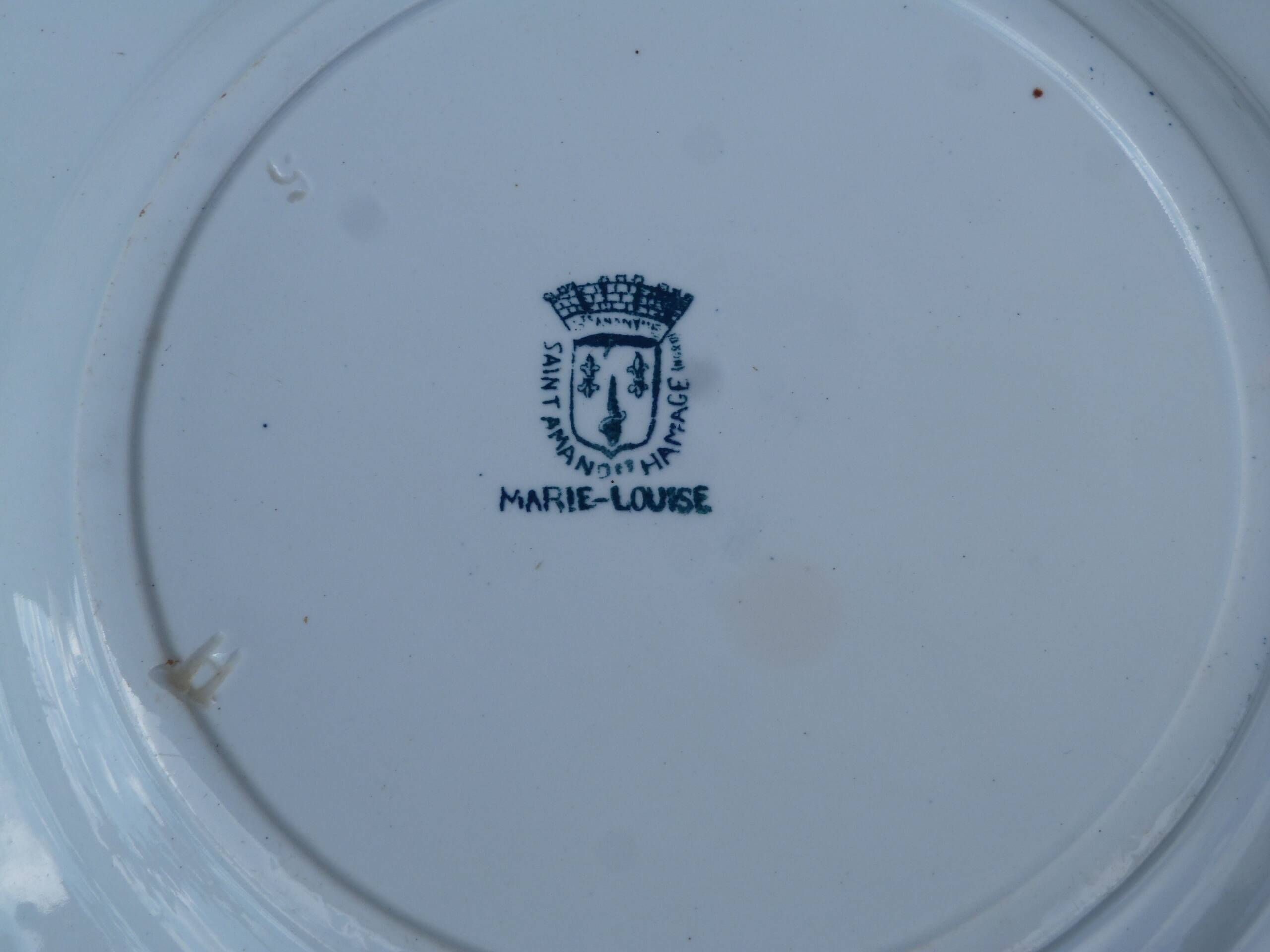 Set of 4 Saint Amand Hamage Marie Louise service plates with b motifs