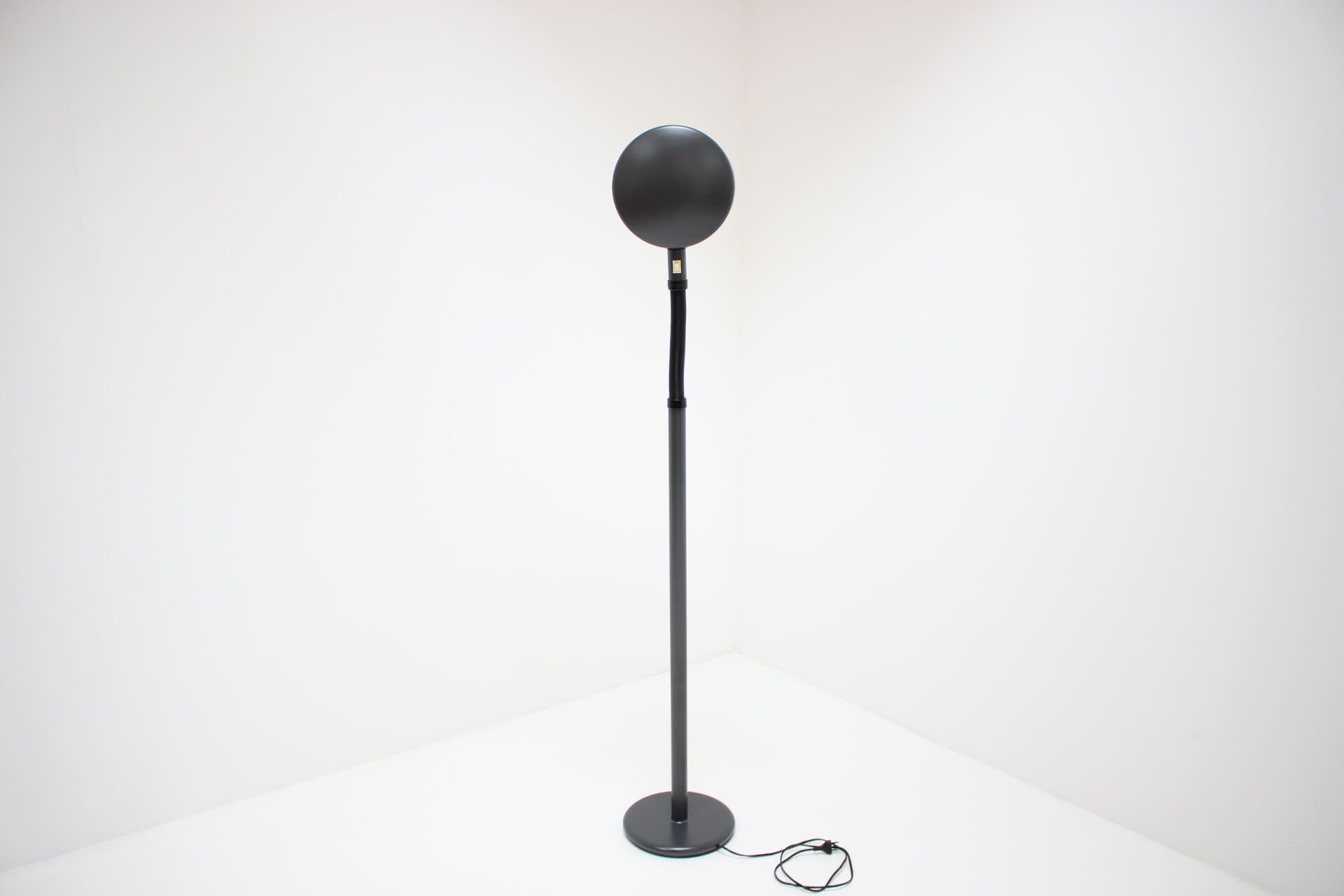 1970s retro vintage freestanding Dijkstra bowl shaped reading floor lamp