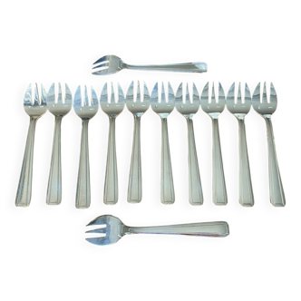 12 Art Deco oyster forks in silver plated metal by Apollo goldsmiths