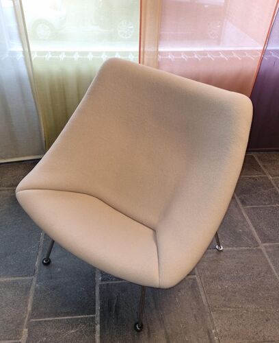 Oyster Pierre Paulin armchair reupholstered to nine