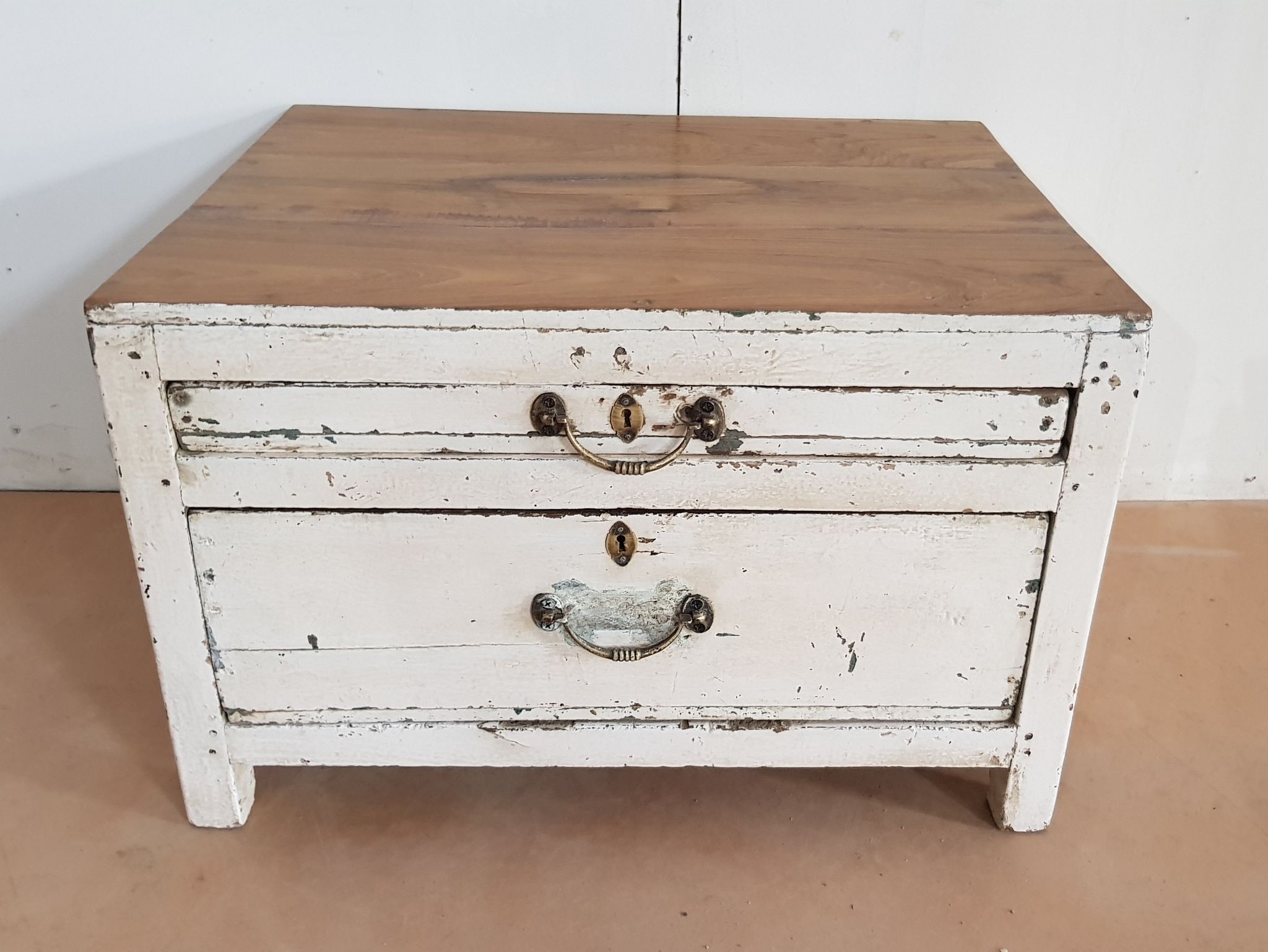 Old piece of furniture by trade (jeweler)