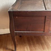 Commode galbée marquetée style Louis XV – plateau marbre- 19 e siècle